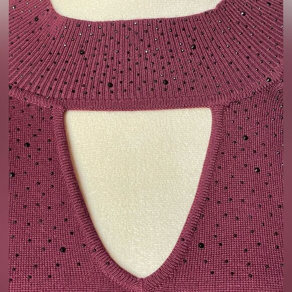 Cable & Gauge Plum Purple Pullover Sweater w/Cut Out & Beaded Top (Size: Large) - Picture 9 of 11